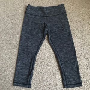 Lululemon Gray/Black Wunder Under Leggings